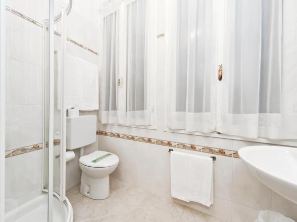 Hotel Alla Fava : photo 2 de la chambre chambre quadruple