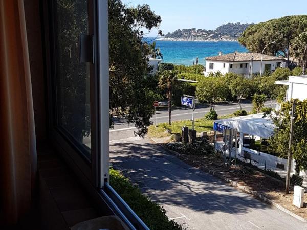 Hôtel les Eucalyptus : photo 5 de la chambre studio - vue sur mer