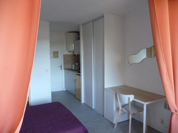 Hôtel les Eucalyptus : photo 6 de la chambre studio avec mezzanine