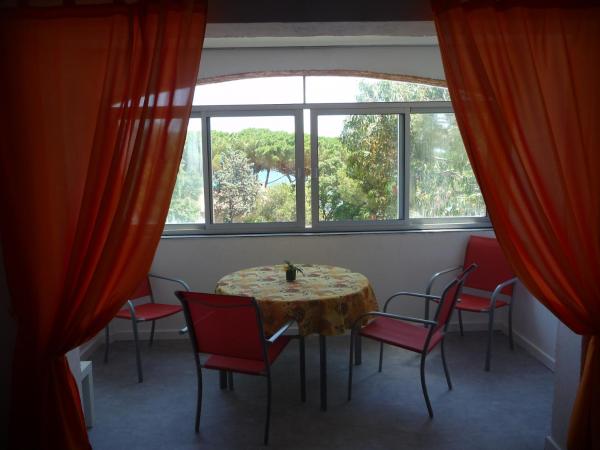 Hôtel les Eucalyptus : photo 10 de la chambre studio - vue sur mer