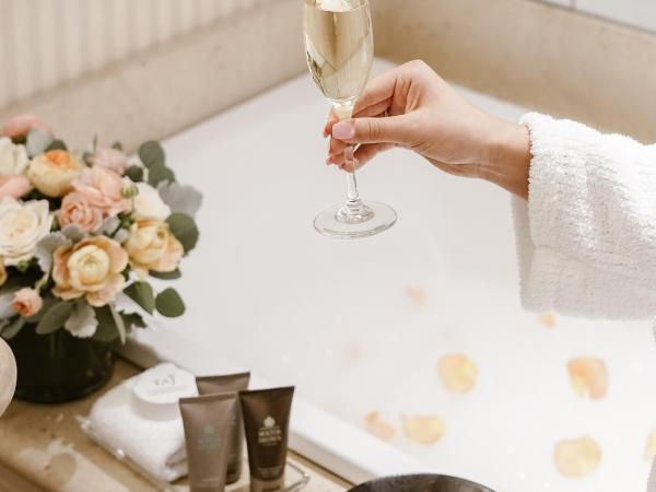 Taj Campton Place : photo 8 de la chambre chambre lit king-size deluxe