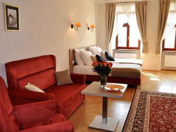 Hotel Santi : photo 1 de la chambre chambre double ou lits jumeaux