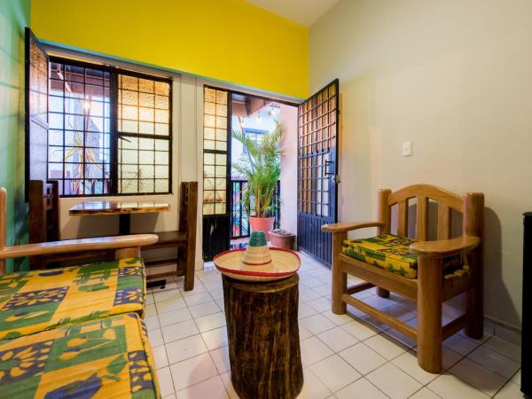 CASA MARÍA MALECÓN : photo 6 de la chambre studio avec balcon