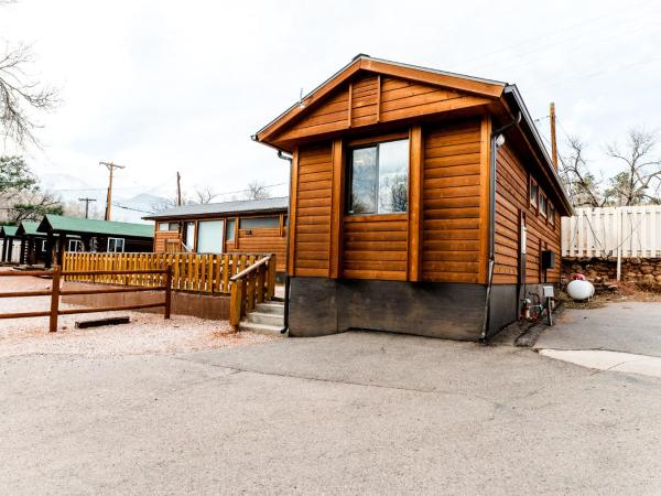 Garden of the Gods RV Resort : photo 2 de la chambre cottage escape