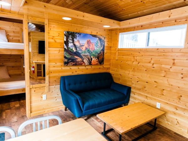 Garden of the Gods RV Resort : photo 9 de la chambre cottage escape