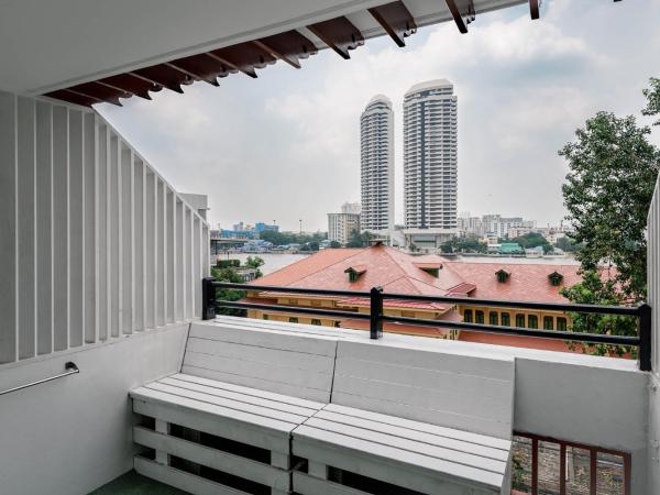 Khaosan Art Hotel : photo 8 de la chambre chambre familiale avec balcon