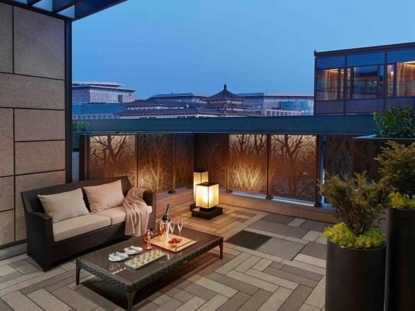 Mandarin Oriental Wangfujing, Beijing : photo 1 de la chambre chambre lit king-size terrasse