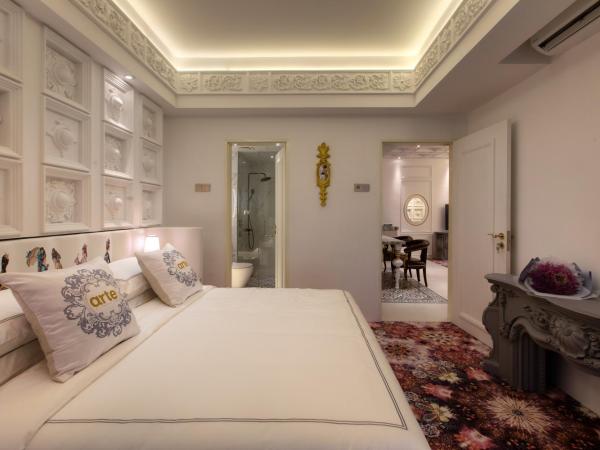 Arte by Thomas Chan : photo 5 de la chambre hébergement louis iv