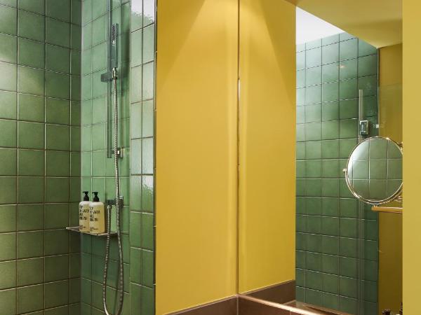 25hours Hotel The Goldman : photo 1 de la chambre chambre spacieuse