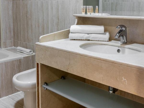 Hotel Reina Cristina : photo 7 de la chambre chambre triple deluxe