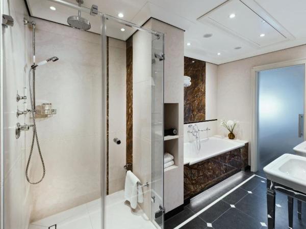 Excelsior Hotel Ernst am Dom : photo 5 de la chambre room #6111197