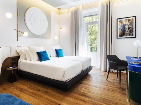 One Shot Fortuny 07 : photo 2 de la chambre room #333951826