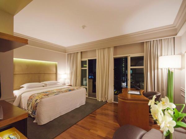 Gran Estanplaza Berrini : photo 7 de la chambre suite lit queen-size