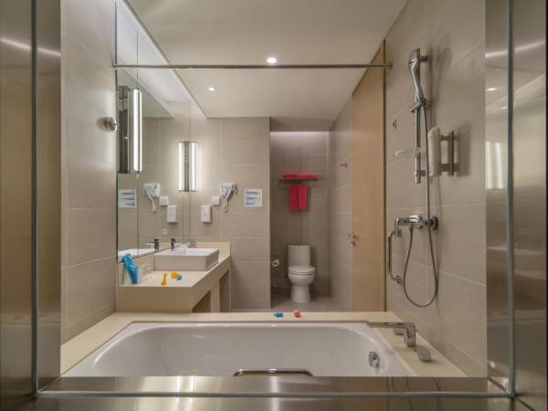 Holiday Inn Express Qingdao Innovation Park, an IHG Hotel : photo 3 de la chambre suite avec 2 lits - non-fumeurs