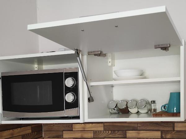 Hostel Helvetia - PRIVATE ROOMS in CITY CENTER and OLD TOWN : photo 6 de la chambre chambre double avec kitchenette et salle de bains privative