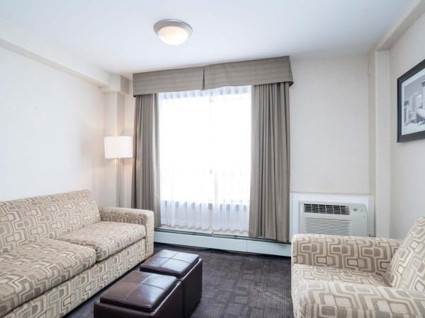 Sandman Hotel & Suites Calgary West : photo 4 de la chambre standard room, 2 double beds, sofa bed