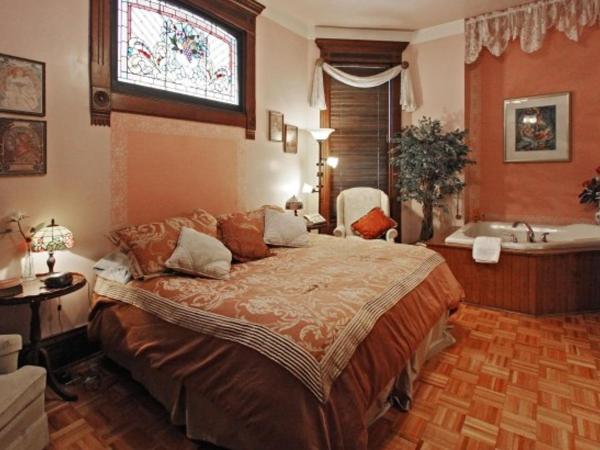 Old Northside Bed & Breakfast : photo 2 de la chambre chambre de luxe avec baignoire spa