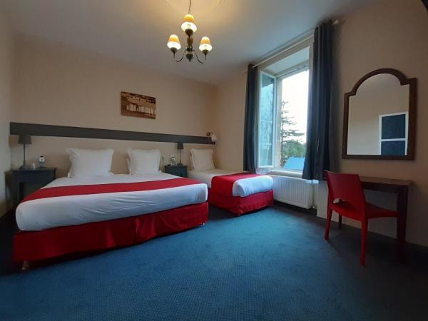 Auberge De Kerveoc'h : photo 10 de la chambre chambre triple confort