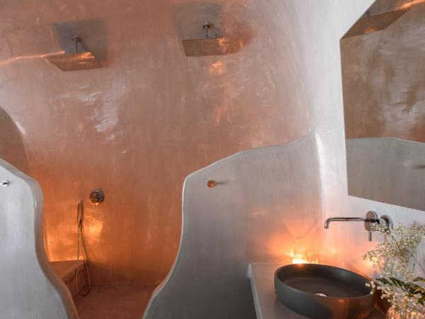 Panorama Boutique Hotel : photo 5 de la chambre suite troglodyte avec bain à remous - vue sur caldeira