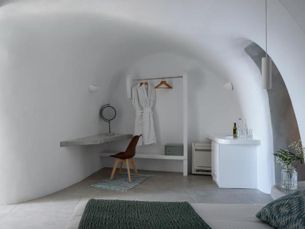 Panorama Boutique Hotel : photo 7 de la chambre suite troglodyte avec bain à remous - vue sur caldeira