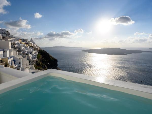 Panorama Suites : photo 1 de la chambre villa avec jacuzzi extérieur - vue sur caldeira