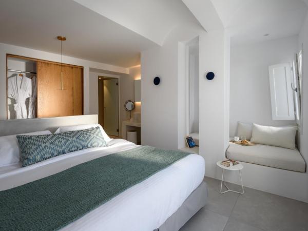 Panorama Suites : photo 2 de la chambre suite supérieure avec balcon - vue sur caldeira