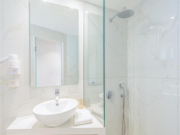 Anna Maria Village : photo 6 de la chambre chambre supérieure - vue sur jardin