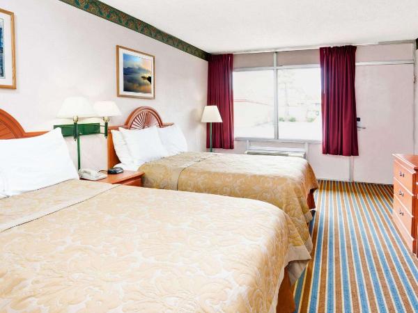 Magnuson Hotel Jacksonville Downtown : photo 1 de la chambre chambre double avec 2 lits doubles - fumeurs