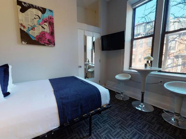 Stylish Downtown Studio in the SouthEnd, C.Ave #43 : photo 7 de la chambre studio avec salle de bains extérieure privée