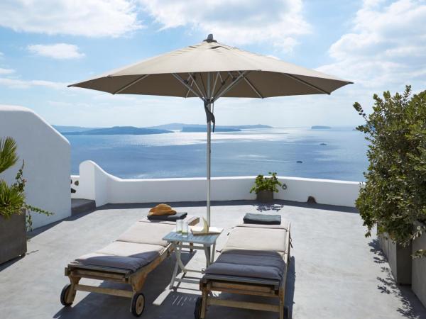 Atrina Canava 1894 : photo 2 de la chambre suite lune de miel avec bain à remous - vue sur caldera