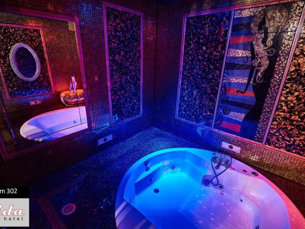 Lida Hotel : photo 9 de la chambre suite deluxe avec baignoire spa