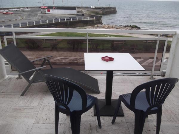 Les Rochers : photo 8 de la chambre chambre double avec terrasse - vue sur mer