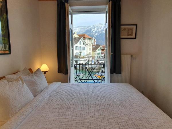 The Aarburg Hotel & Café : photo 3 de la chambre petite chambre double