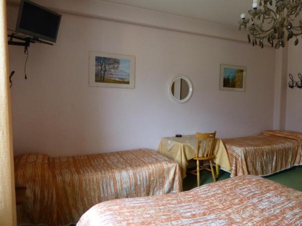 Hotel Beau Sejour : photo 1 de la chambre chambre familiale confort