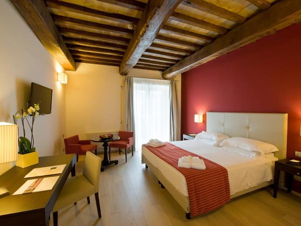 Relais dell'Olmo : photo 5 de la chambre chambre deluxe double ou lits jumeaux