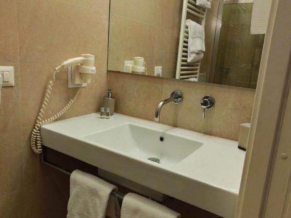 B&B Via delle 5 Terre : photo 2 de la chambre chambre double ou lits jumeaux