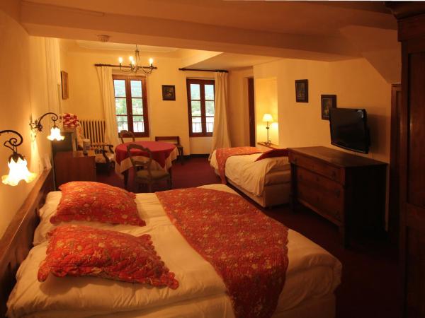 Hostellerie Le Beffroi : photo 7 de la chambre chambre triple