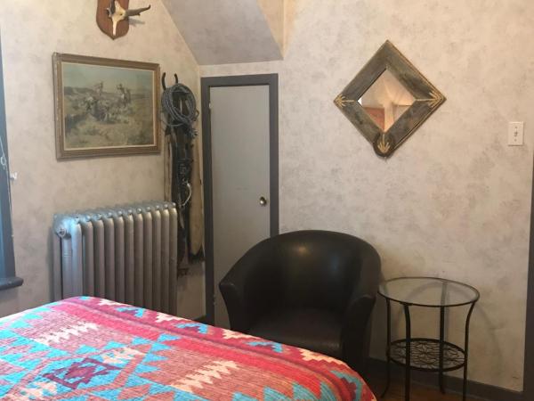 Holiday Lodge Bed and Breakfast : photo 2 de la chambre chambre double avec salle de bains privative