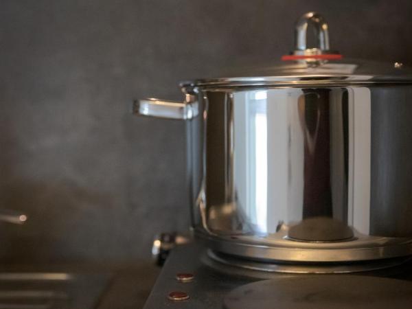 The 3 Brothers' Apts : photo 1 de la chambre studio avec vue sur jardin