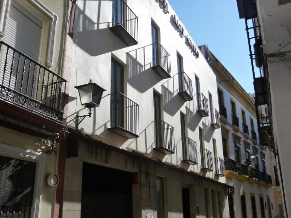 Hotel AACR Museo : photo 10 de la chambre chambre double ou lits jumeaux avec balcon
