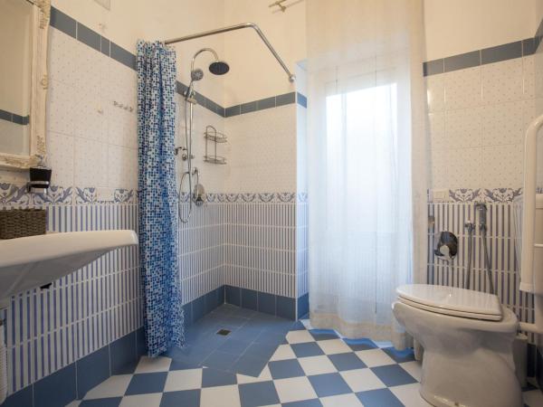 City Garden Guest House : photo 6 de la chambre chambre lits jumeaux pour personnes à mobilité réduite