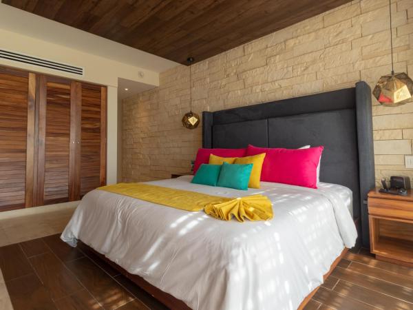 Hotel Beló Isla Mujeres - All Inclusive : photo 8 de la chambre suite deluxe lit king-size belo - réservée aux adultes