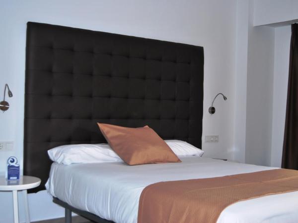 Estudiotel Alicante : photo 3 de la chambre chambre lits jumeaux