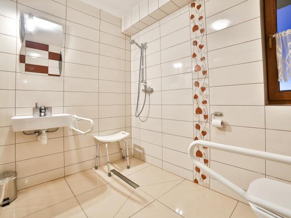 Grand Podhale Resort&Spa- Jacuzzi - Sauna fińska i Łaźnia parowa - Widok na Tatry : photo 3 de la chambre chambre double - vue sur montagne