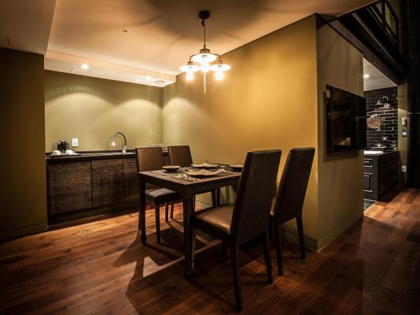 SR Hotel Sadang : photo 1 de la chambre grand duplex suite with dining ( b3 floor )