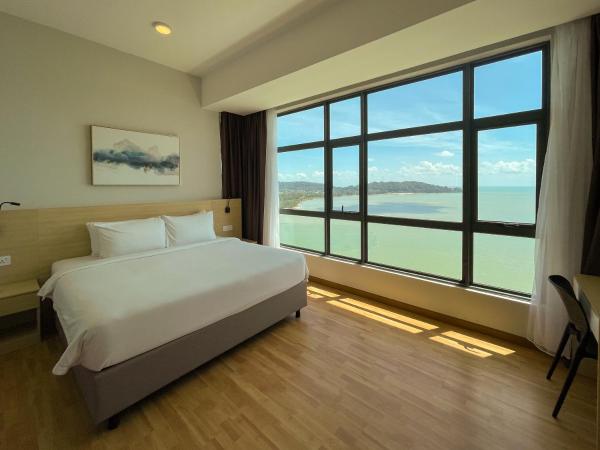 Swiss-Belhotel Kuantan : photo 5 de la chambre chambre familiale avec vue sur la mer