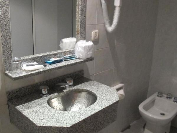 Gran Hotel Libertad : photo 5 de la chambre chambre triple