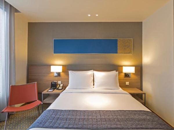 Holiday Inn Express Bangkok Sathorn, an IHG Hotel : photo 3 de la chambre chambre lit queen-size deluxe