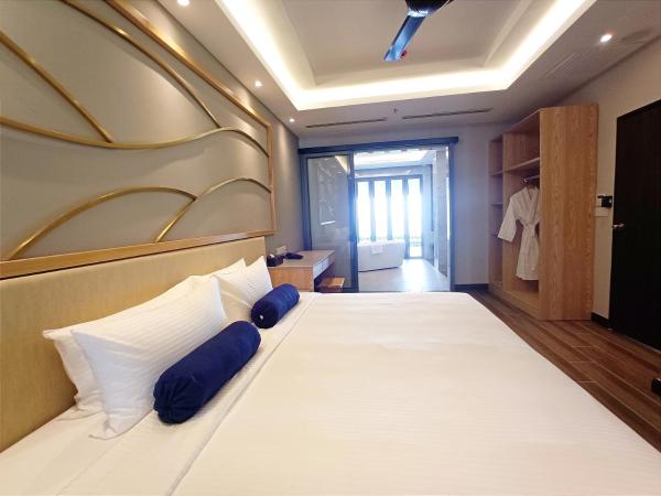 Pacific Regency Beach Resort, Port Dickson : photo 1 de la chambre seri menanti suite