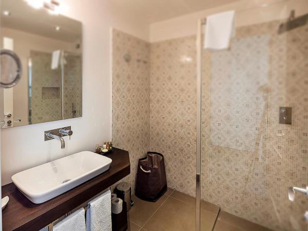 Tenuta Del Poggio Antico : photo 7 de la chambre suite junior - vue sur mer